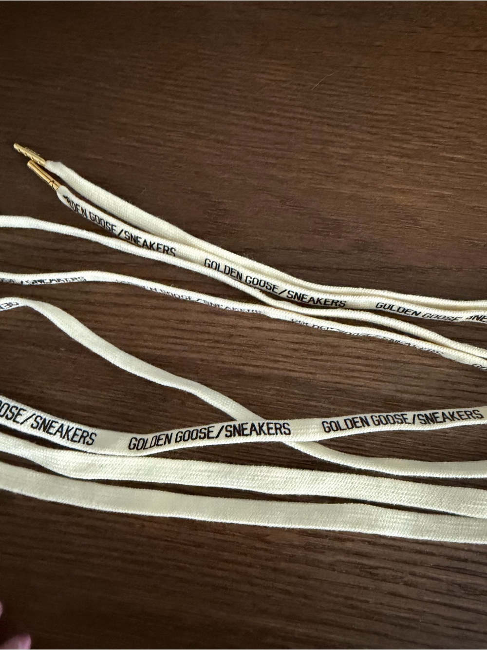 Golden Goose White and Gold Branded Shoelaces - Picture 4 of 4